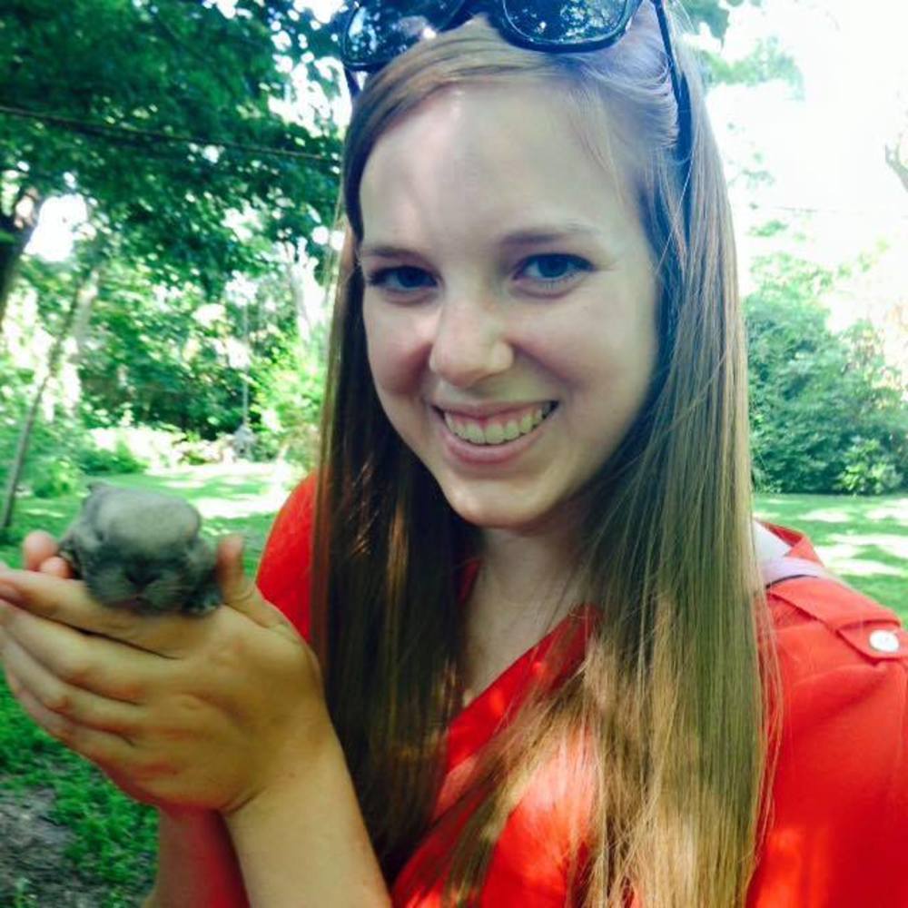 Meet your Posher, Deena